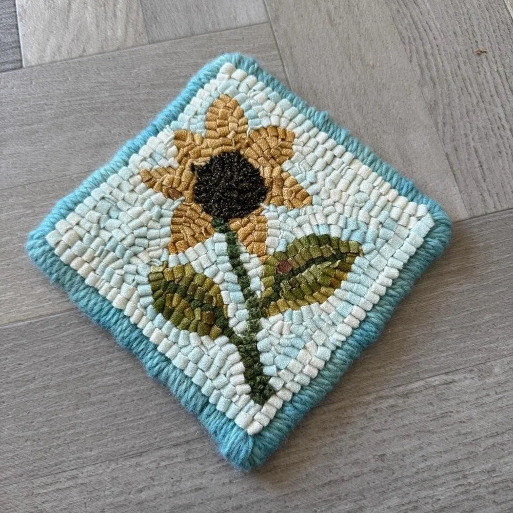 Handmade Wool Rug Hook Sunflower Mat 7x7 Square Folk Art Floral Decor